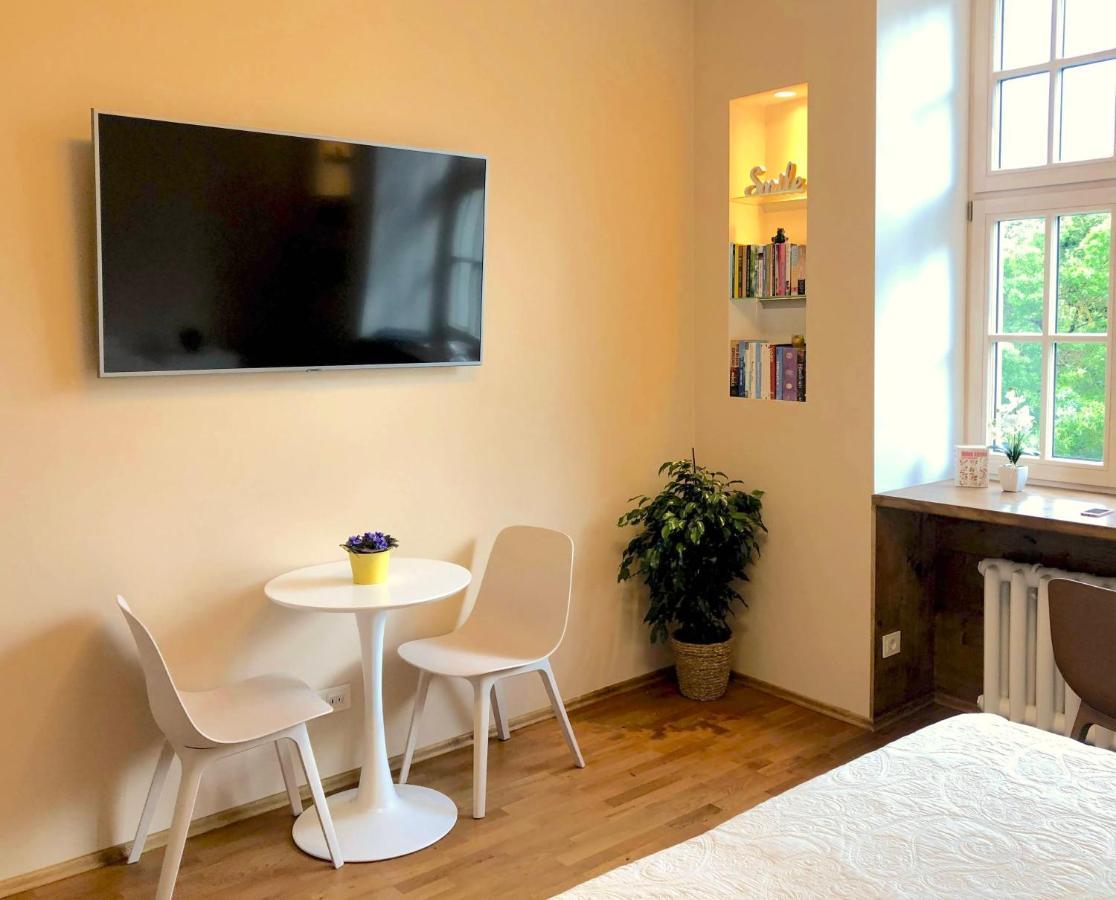 Centrally Located Apartment Overlooking Vermanes Park Рига Екстер'єр фото