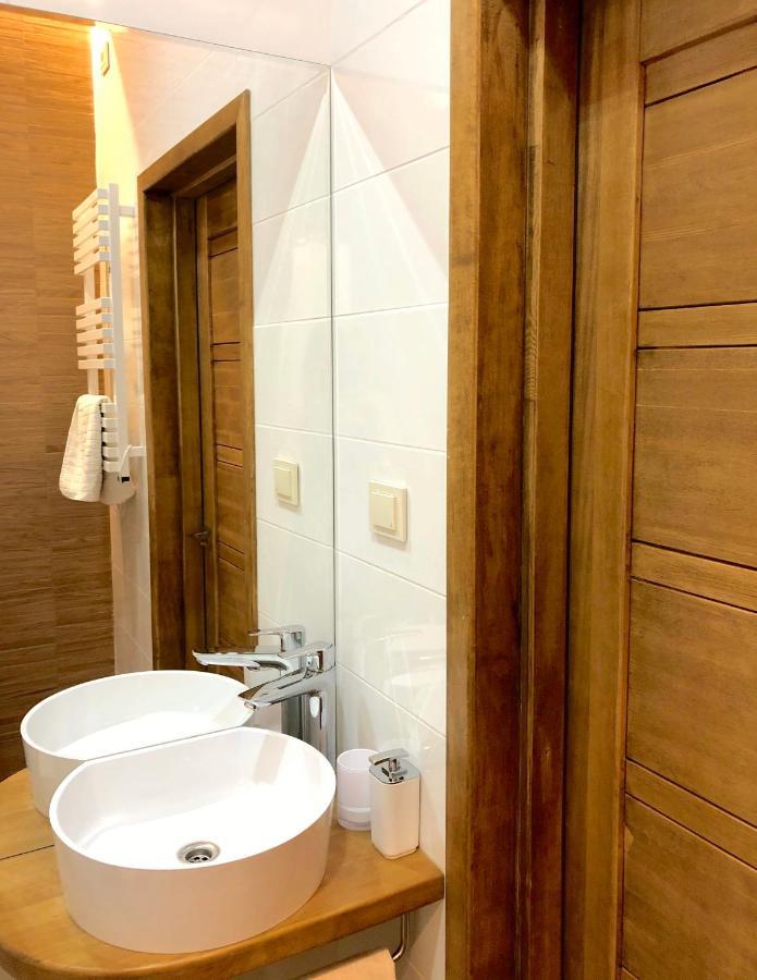 Centrally Located Apartment Overlooking Vermanes Park Рига Екстер'єр фото